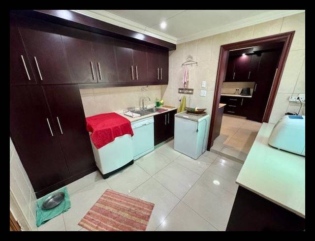 3 BEDROOM TOWNHOUSE FOR SALE IN ASTON MANOR